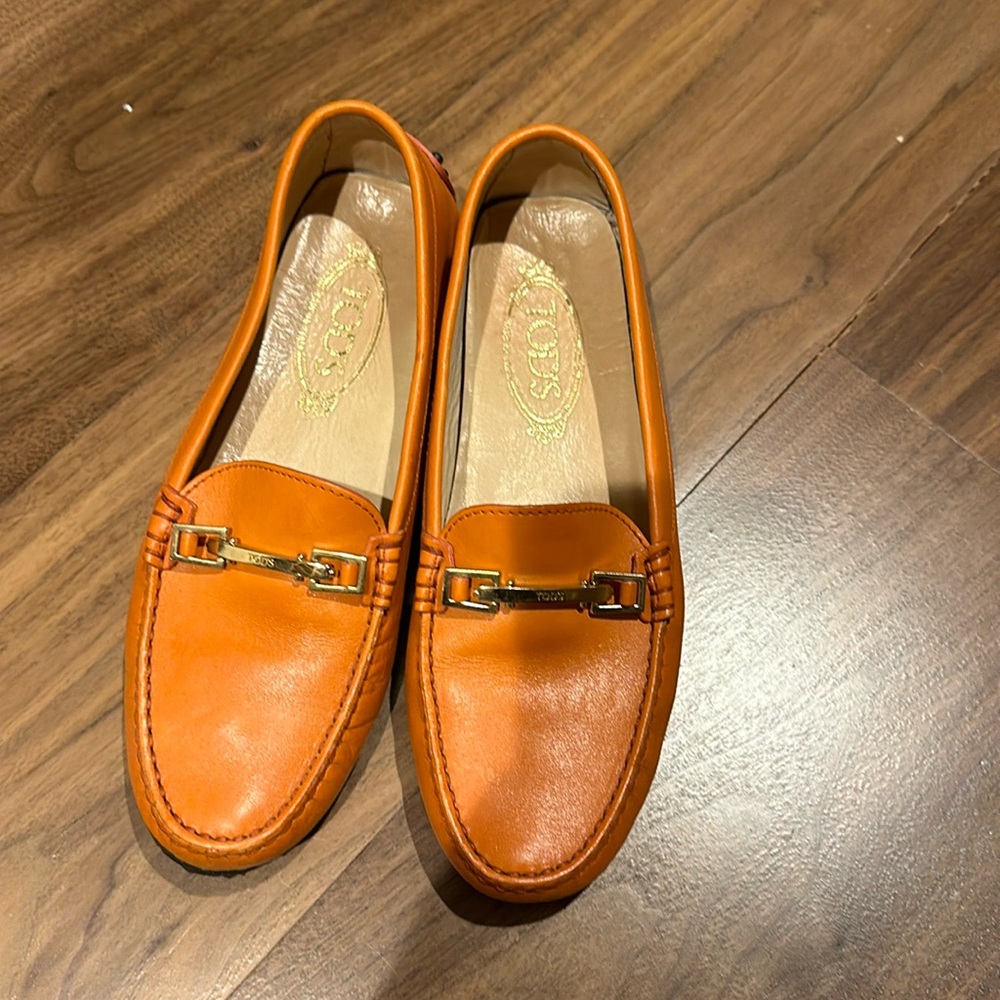 Tod’s moccasins orange leather